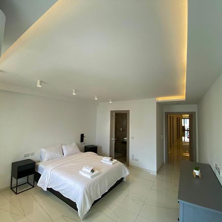 Tigne Sliema Three Bedrooms Apartment Экстерьер фото