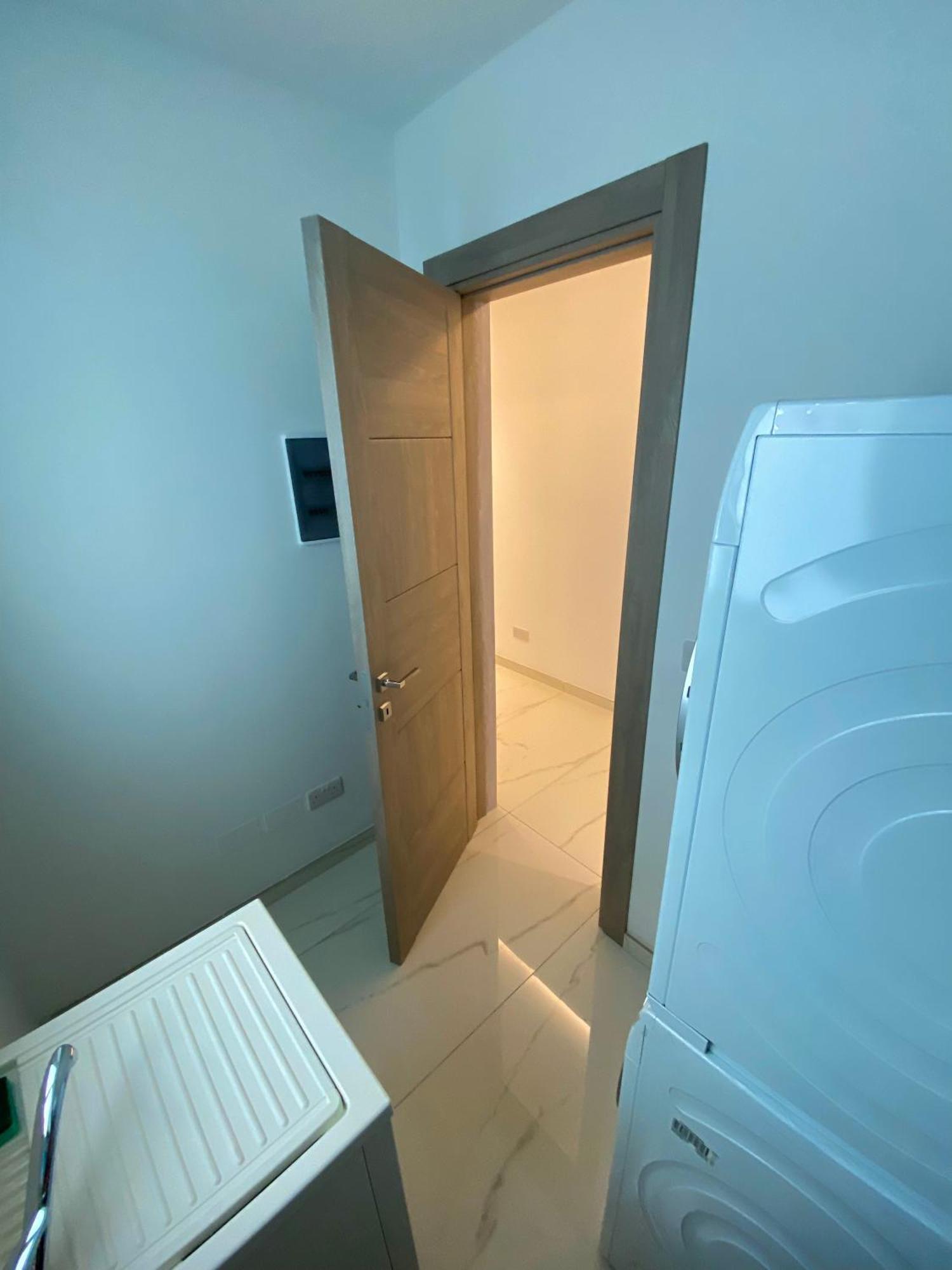 Tigne Sliema Three Bedrooms Apartment Экстерьер фото