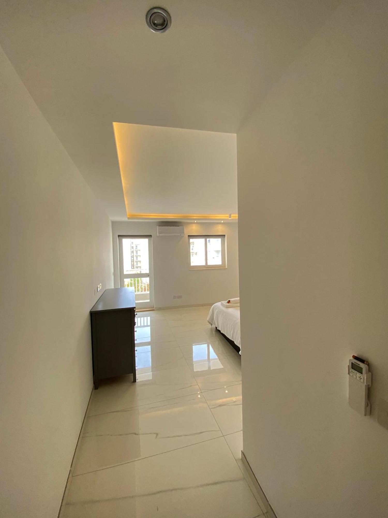 Tigne Sliema Three Bedrooms Apartment Экстерьер фото