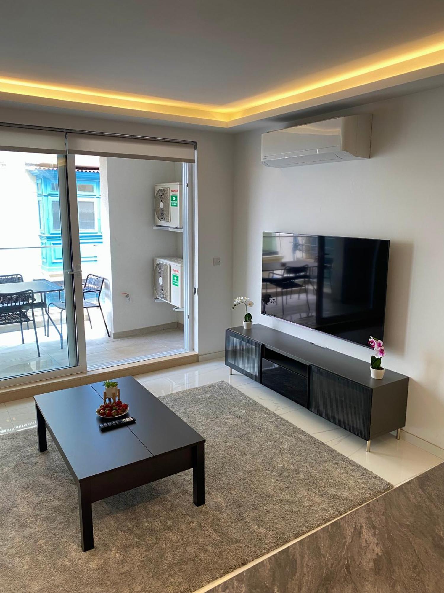 Tigne Sliema Three Bedrooms Apartment Экстерьер фото