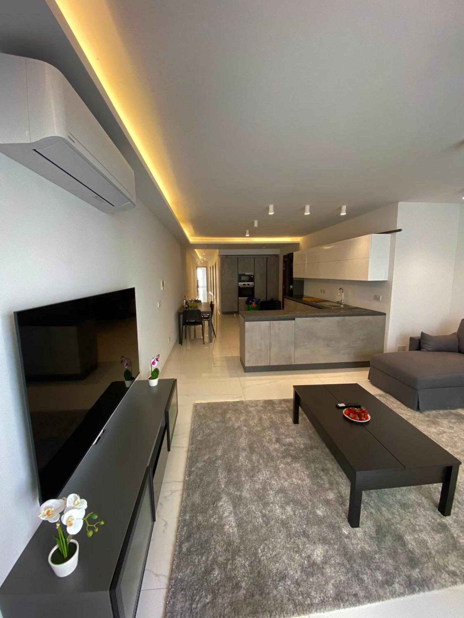 Tigne Sliema Three Bedrooms Apartment Экстерьер фото