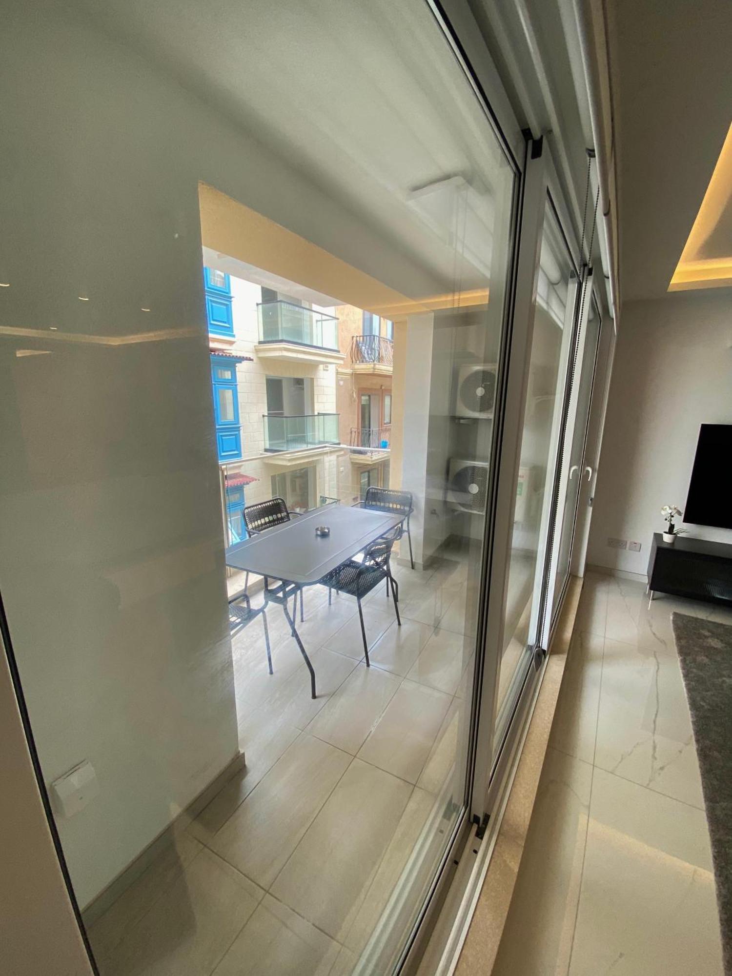 Tigne Sliema Three Bedrooms Apartment Экстерьер фото