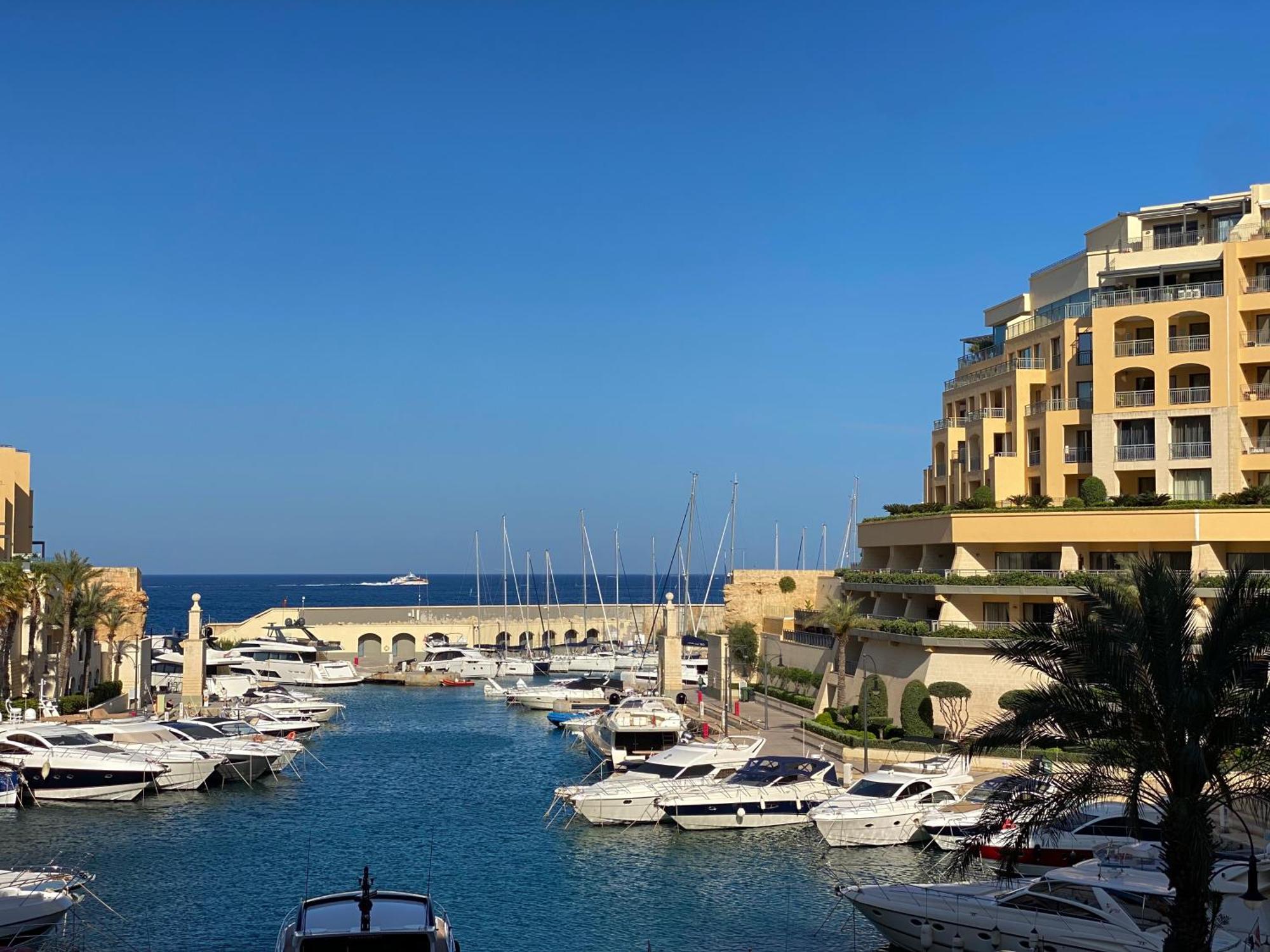 Tigne Sliema Three Bedrooms Apartment Экстерьер фото